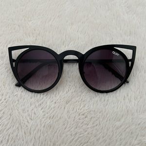 Quay Invader Sunglasses Black